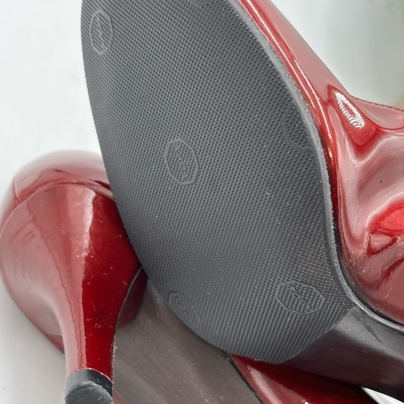 Stuart‎ Weitzman Burgundy Round Toe Patent Leather Pumps Style KH95757 Sz 7M - Picture 10 of 16